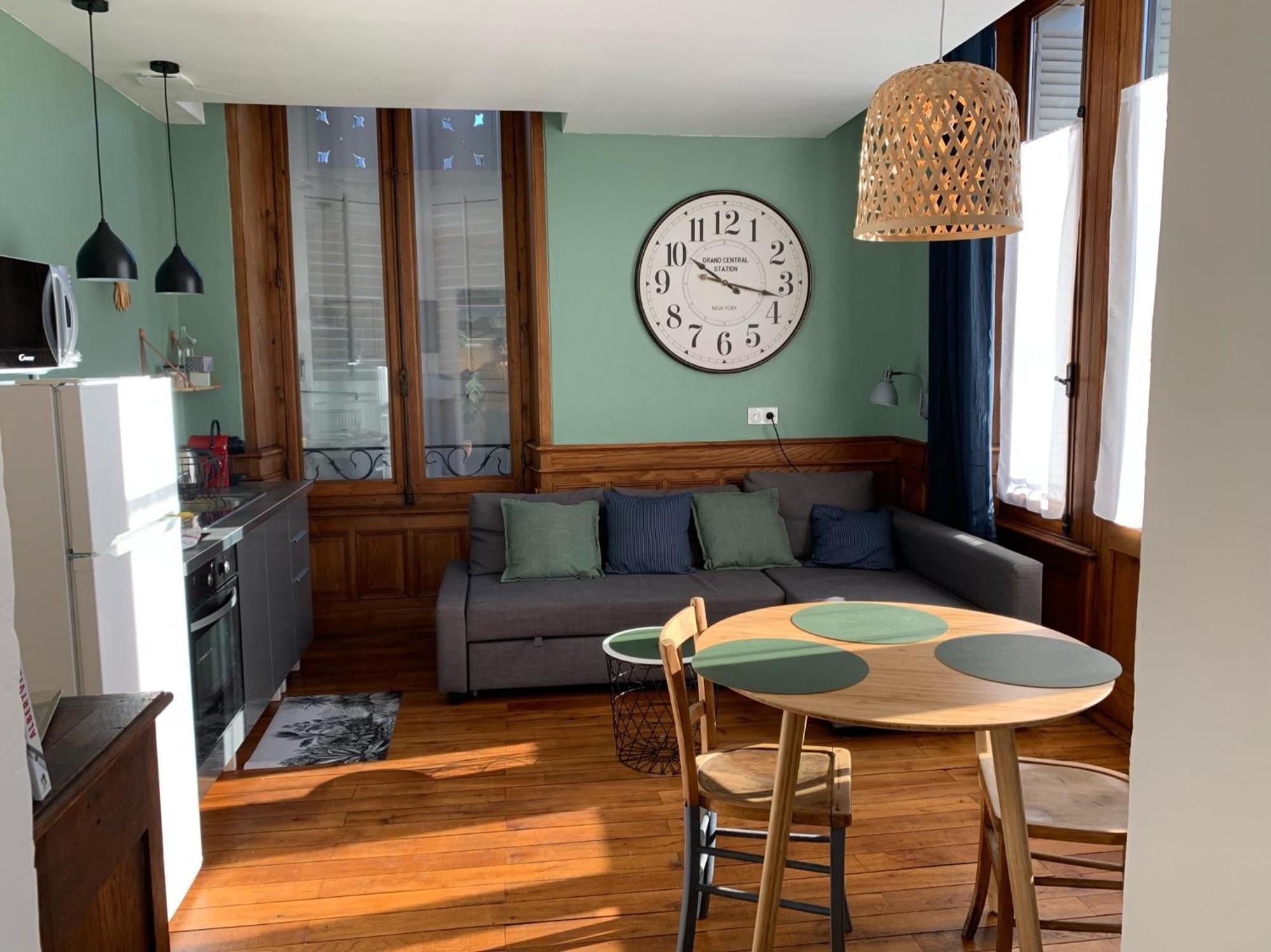 A Deux Pas De La Gare, La Maison Rouge Albertville Kültér fotó